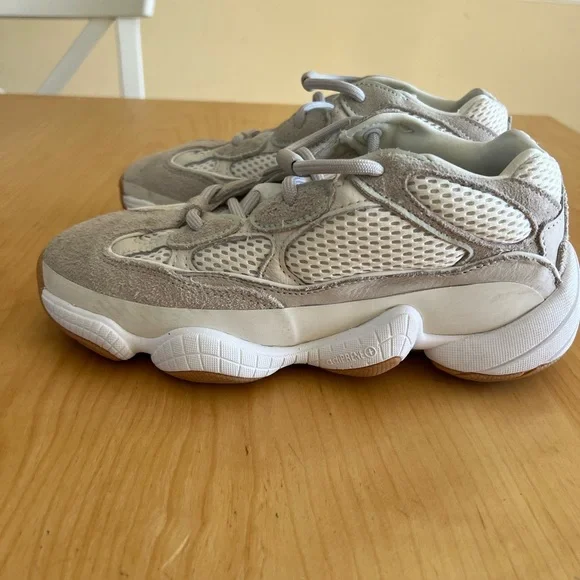Yeezy 500 Fits Women Size 7